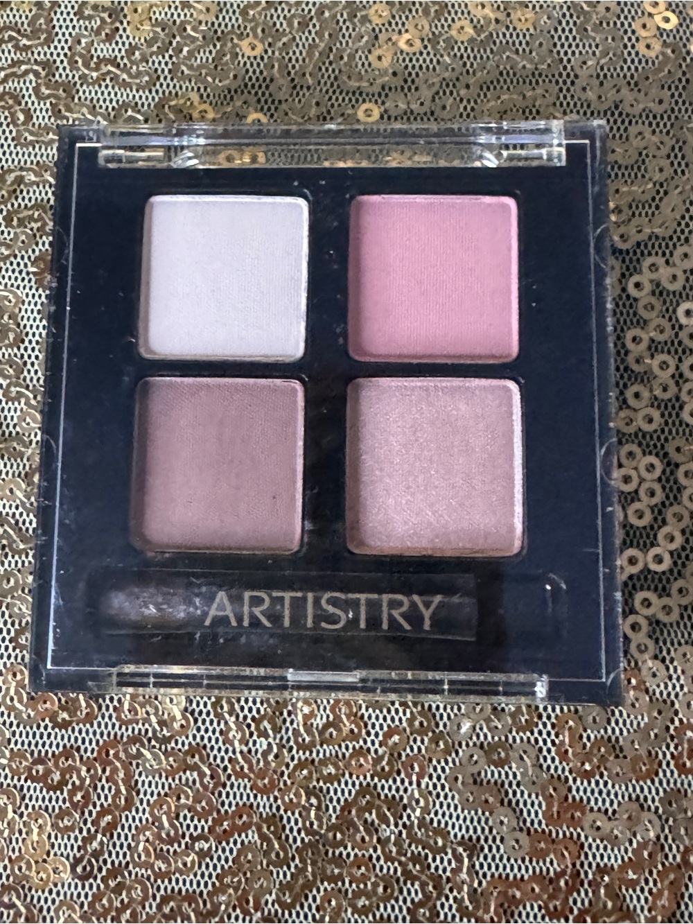 Artistry by Amway  Pink & Champagne Eyeshadow Quad Palette